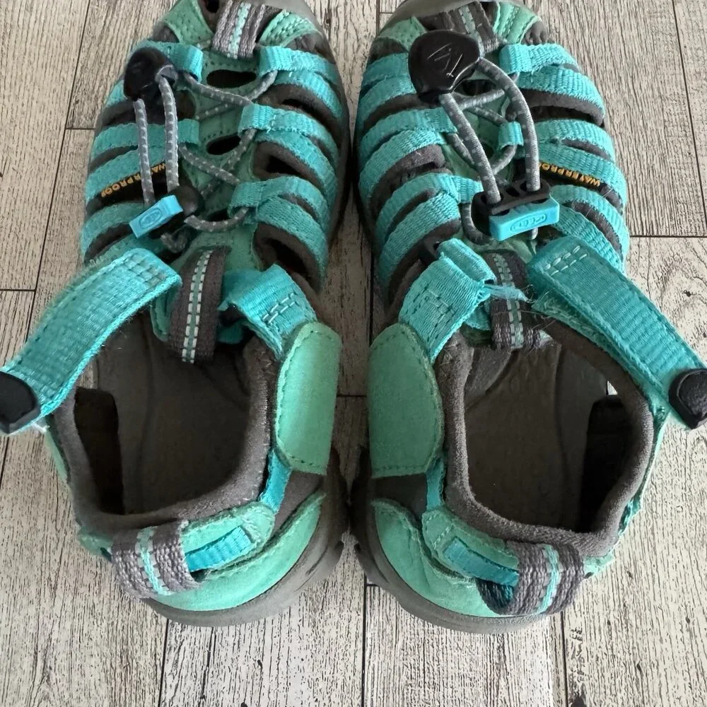 Keen Whisper Sandals ~ Waterproof Hiking Shoes Kids Shoes teal green Size 11